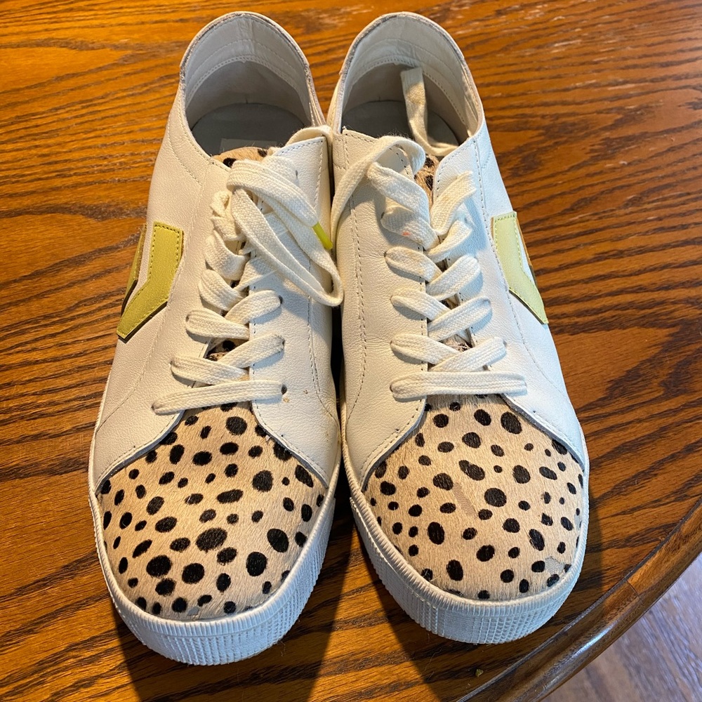 Dolce Vita Sneakers. Size 9.5. Worn once.